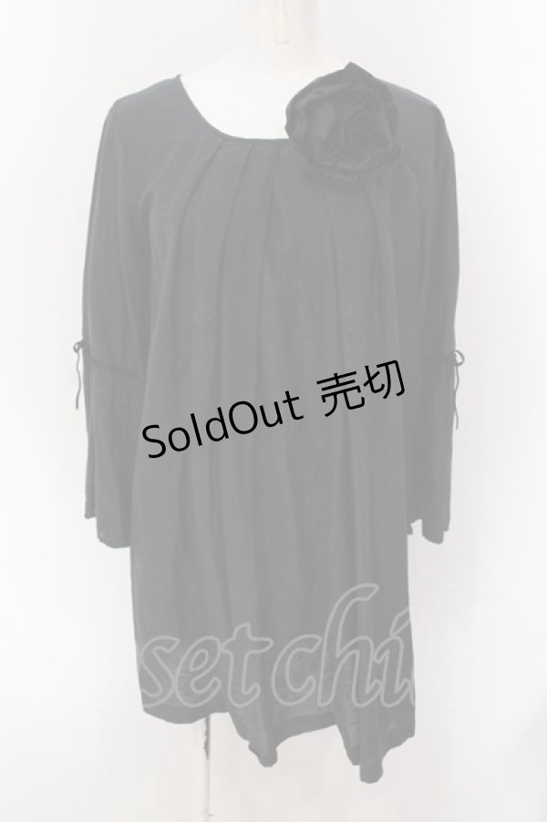 画像1: INGEBORG / コサージュつきフロッキーチュニック  クロ O-25-05-26-008-LO-TO-IG-ZI (1)