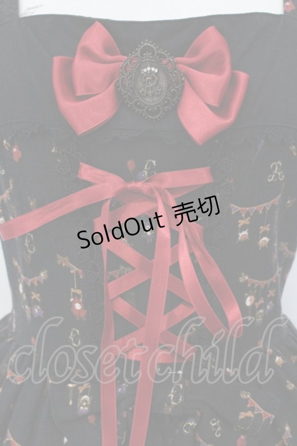 画像2: ALICE and the PIRATES / 天幕裏の赤ずきん柄ジャンパースカートI  クロ O-25-05-26-081-PA-OP-OW-OS (2)