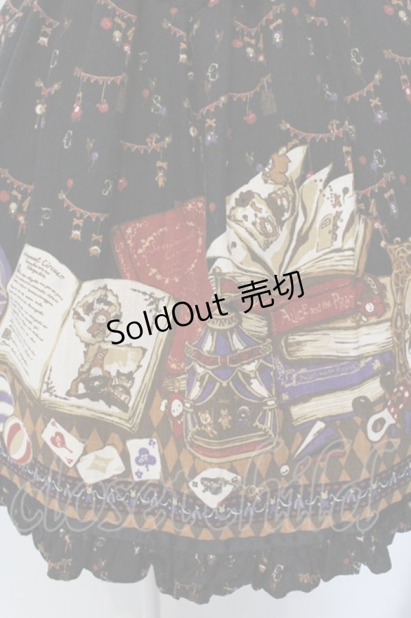 画像3: ALICE and the PIRATES / 天幕裏の赤ずきん柄ジャンパースカートI  クロ O-25-05-26-081-PA-OP-OW-OS (3)