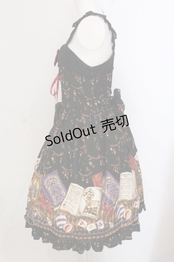 画像4: ALICE and the PIRATES / 天幕裏の赤ずきん柄ジャンパースカートI  クロ O-25-05-26-081-PA-OP-OW-OS (4)