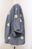 画像2: PINK HOUSE / ダンガリーマーガレット刺繍ブラウス  ブルー O-25-05-29-065-LO-BL-OW-ZT400 (2)