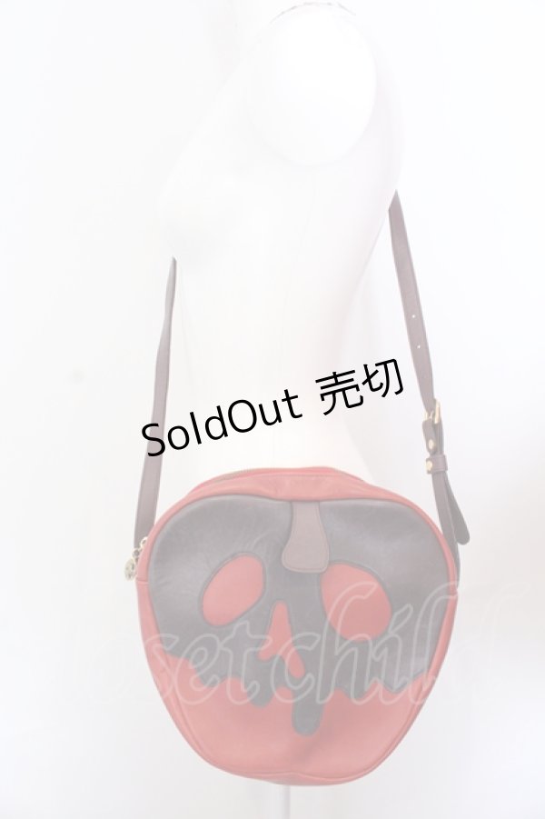 画像2: Q-pot. / 白雪姫/ポイズンアップルポシェット  アカ×パープル O-25-05-30-004-QP-BG-IG-OS (2)
