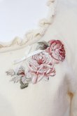 画像2: PINK HOUSE / 薔薇刺繍フリルプルオーバー M アイボリー O-25-05-31-047-LO-TO-OW-OS (2)