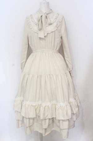 画像: axes femme / 20th/クラシカルワンピース F ベージュ O-25-05-31-1104-AX-BL-OW-OS