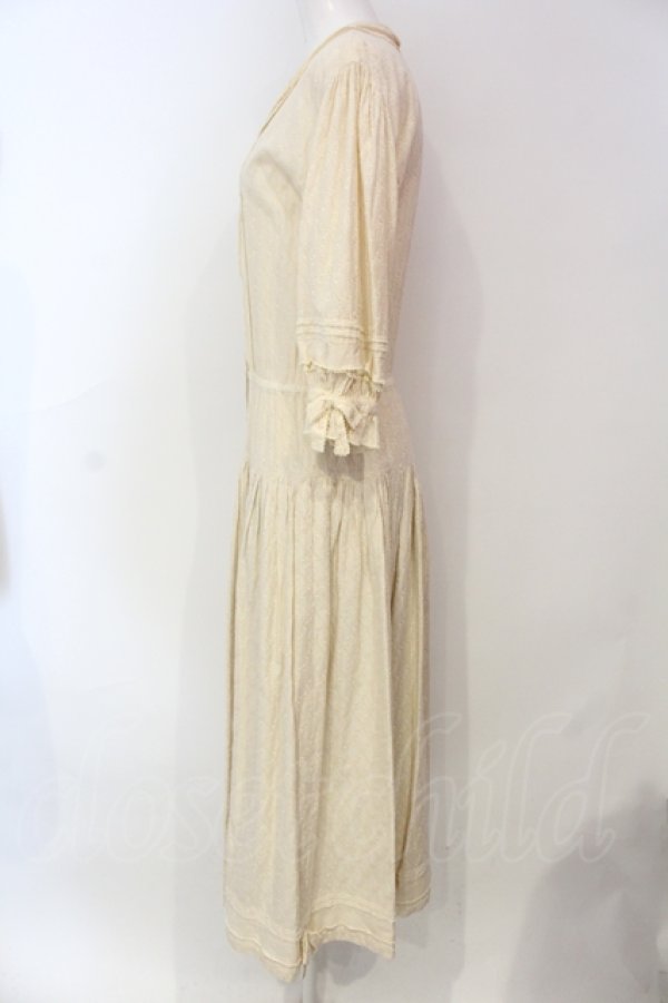 画像4: KANEKO ISAO / カットワークレースワンピース  アイボリー O-25-06-10-091-EL-OP-OW-ZT376 (4)