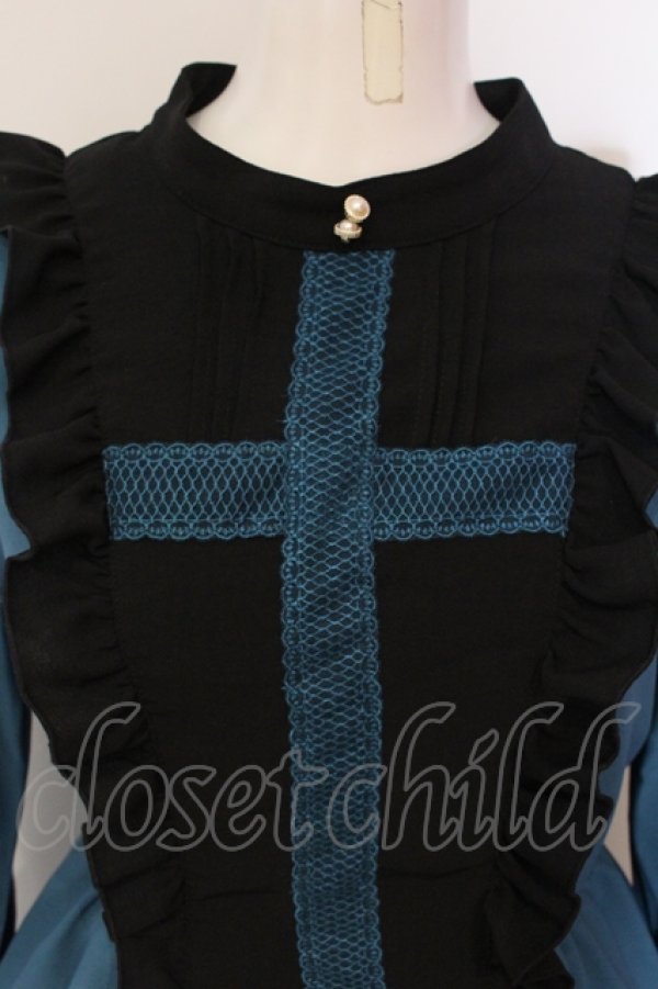 画像2: axes femme POETIQUE / レースクロスシスターワンピース  クロ×ブルー O-25-06-12-012-AX-OP-IG-OS (2)