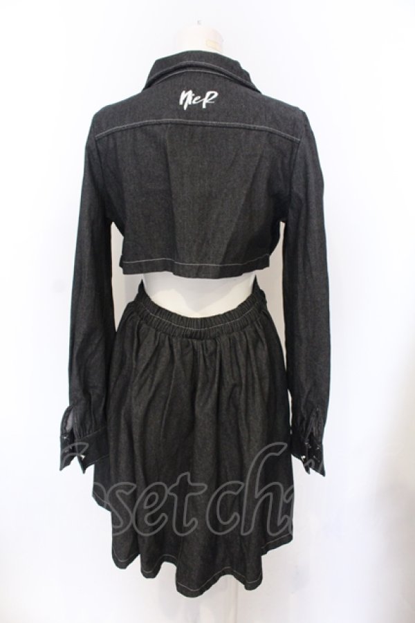画像2: NieR Clothing / バックシャンDENIMワンピース  ブラック O-25-06-16-006-PU-OP-IG-OS (2)