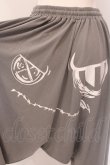 画像3: NieR Clothing / フェイスプリントサルエルパンツ  グレー O-25-06-16-058-PU-PA-IG-OS (3)