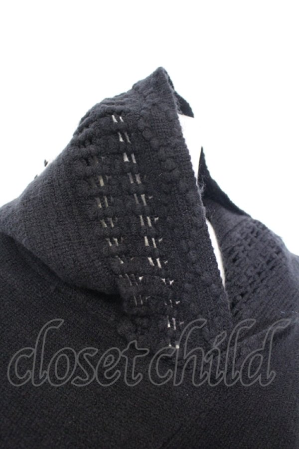 画像2: NieR Clothing / 高品質ふわふわニットポンチョ  ブラック O-25-06-16-024-PU-TO-IG-OS (2)