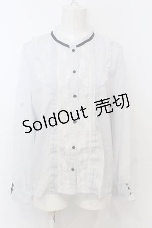 画像: axes femme / ブローチ付きスタンドブラウス L サックス O-25-06-21-049-AX-BL-IG-OS
