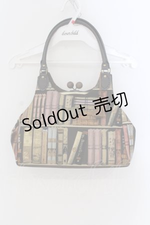 画像: TELLME / 本棚柄 あおりがま口バッグ  ブラウン O-25-06-28-043-LO-BG-IG-OS