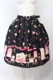 画像1: metamorphose / お部屋柄スカート（ミニ）  クロ O-25-07-05-016-ME-SK-IG-OS (1)