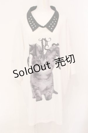 画像: TRAVAS TOKYO / 安全ピン衿付きラウンドビッグネコTシャツ F ホワイト×ブラック O-25-07-07-069-PU-TO-OW-ZY