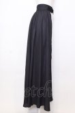 画像3: NieR Clothing / 内側和柄ユニセックスシアーロングスカート【CROW】REDver.  ブラック×レッド O-25-07-11-055-PU-SK-OW-OS (3)
