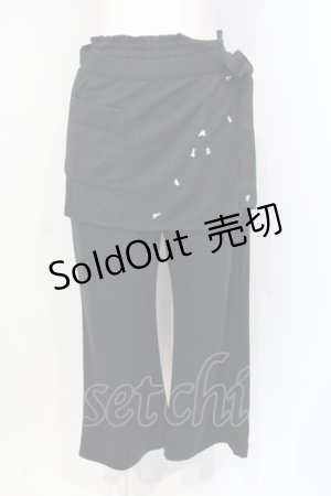 画像: INGEBORG / うさぎ刺繍エプロン付きパンツ  ブラック O-25-07-17-006-LO-PA-IG-ZT015