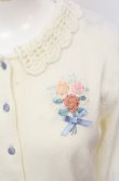 画像2: Fi.n.t / クロシェ衿リボン刺繍ニットカーディガン F アイボリー O-25-07-21-011-CA-TO-OW-ZT055 (2)