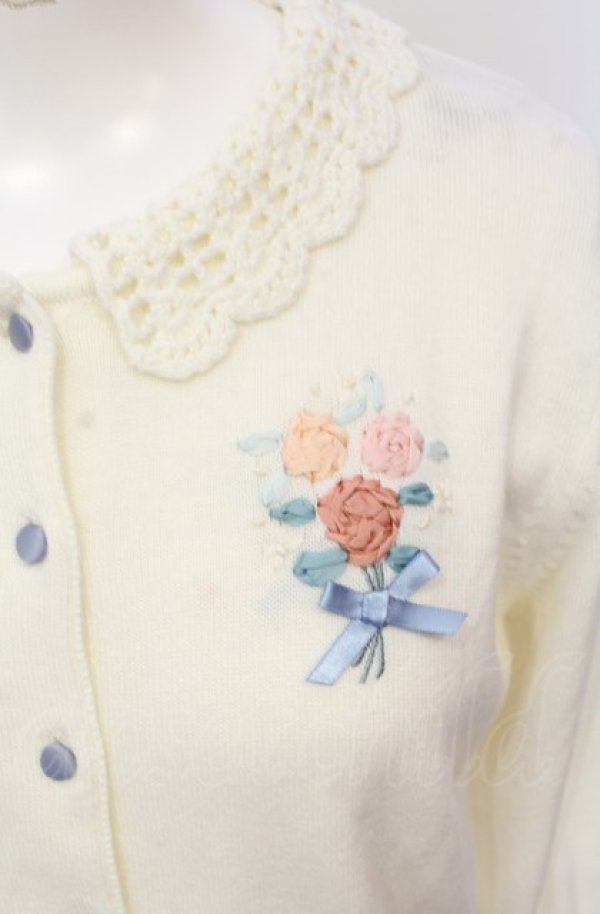 画像2: Fi.n.t / クロシェ衿リボン刺繍ニットカーディガン F アイボリー O-25-07-21-011-CA-TO-OW-ZT055 (2)