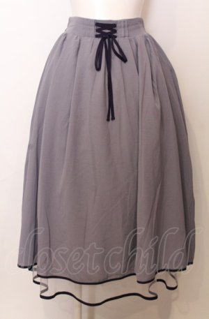 画像: axes femme POETIQUE / リボン花柄バックフリルスカート  ラベンダー O-25-07-23-046-AX-SK-IG-OS