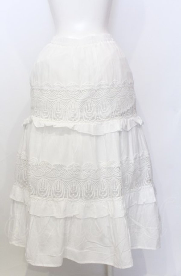 画像2: axes femme NOSTALGIE / コットンティアードスカート  シロ O-25-07-23-070-AX-SK-IG-ZT508 (2)