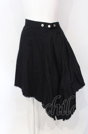 画像: SEXY DYNAMITE LONDON / カットオフラップスカート F ブラック O-25-07-26-109-PU-SK-OW-OS
