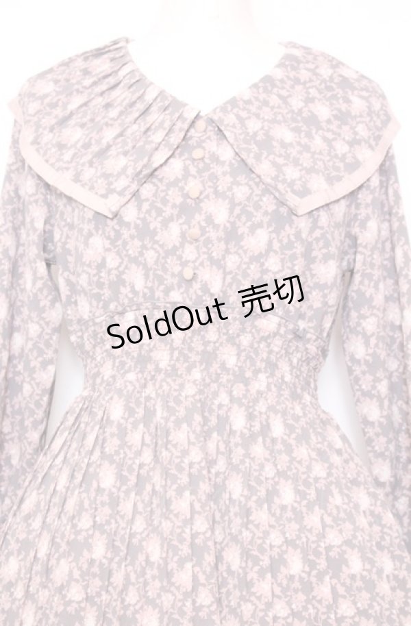 画像2: an another angelus / プリーツビッグカラー花柄ワンピース  ピンク系 O-25-07-27-053-CA-OP-OW-ZT040 (2)