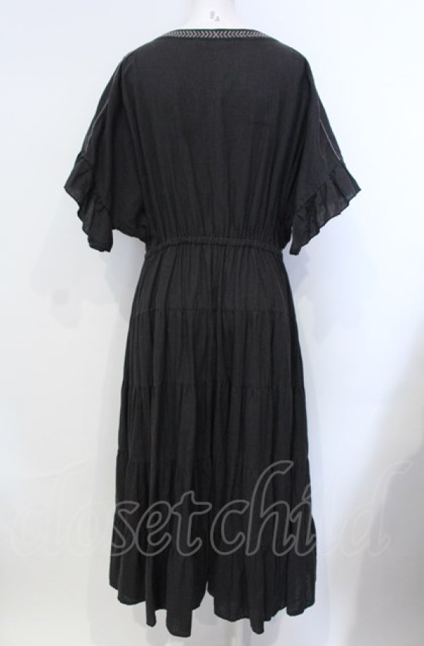 画像4: PINK HOUSE / フロント刺繍半袖ロングワンピース  クロ O-25-07-28-031-LO-OP-IG-ZI (4)