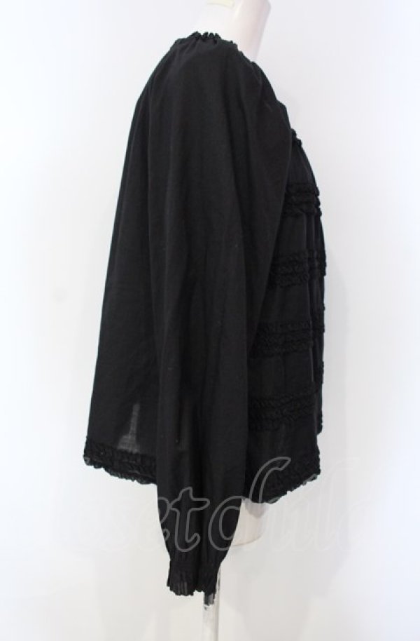 画像2: PINK HOUSE / ピコフリルボーダースクエアネックブラウス  クロ O-25-07-28-035-LO-OP-IG-ZI (2)