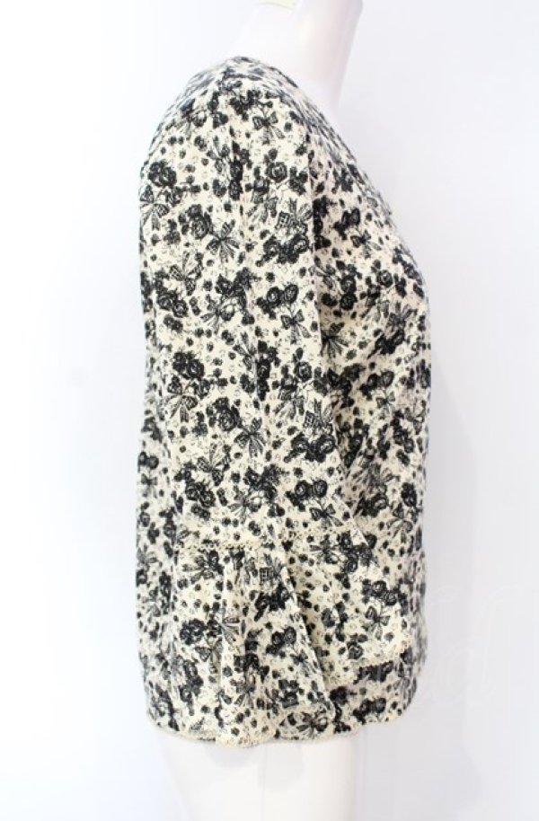 画像2: KANEKO ISAO / ローズブーケリボンプリントカットカーディガン  ベージュ O-25-07-28-080-EL-TO-IG-ZT381 (2)