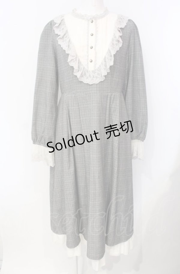 画像1: axes femme / ブローチ付ブロッキングワンピース M グレー O-25-07-29-044-AX-OP-IG-OS (1)