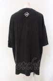 画像4: TRAVAS TOKYO / ×kuuaイラスト半袖Tシャツ  ブラック O-25-07-29-055-PU-TS-IG-OS (4)