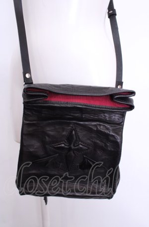 画像: zerone-ゼローネ- / 十字架と羽ショルダーバッグ  ブラック O-25-07-31-1005-PU-BG-OW-OS