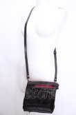 画像2: zerone-ゼローネ- / 十字架と羽ショルダーバッグ  ブラック O-25-07-31-1005-PU-BG-OW-OS (2)