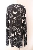 画像2: NieR Clothing / 転写総柄カットソー  ブラック O-25-08-02-093-PU-TO-IG-OS (2)