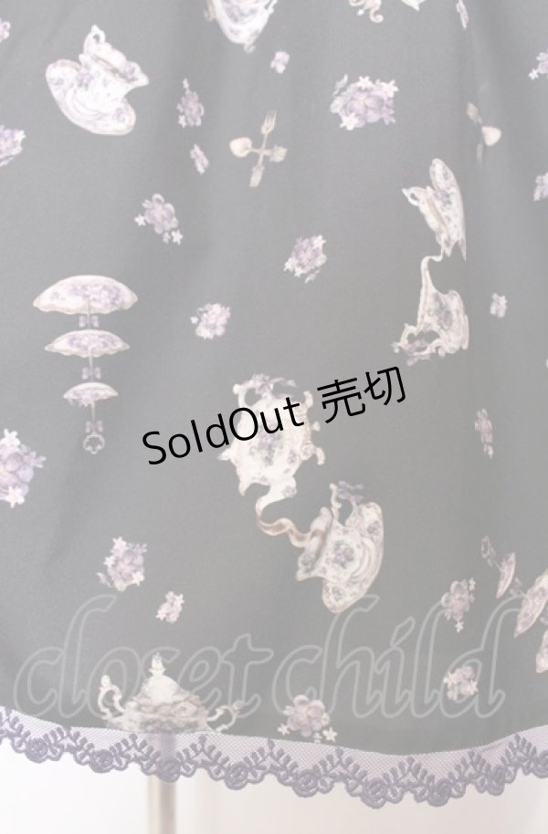 画像2: Enchantlic Enchantilly / すみれのお茶会エレガントジャンパースカート  クロ O-25-08-02-010-LO-OP-OW-OS (2)