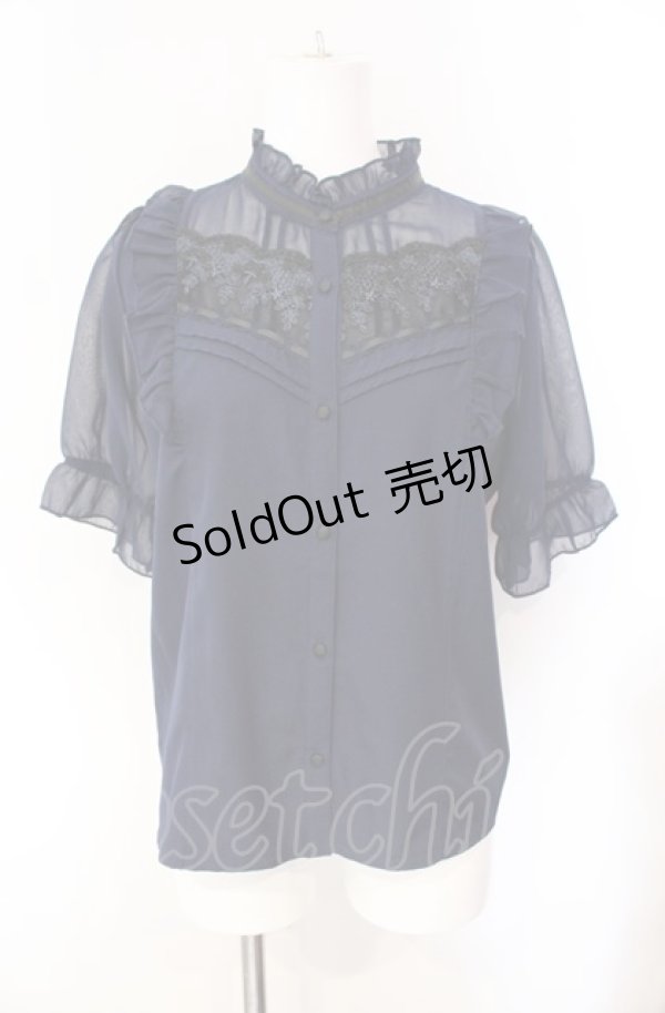 画像1: axes femme / ブローチ付ブラウス【ブローチ欠品】  ネイビー O-25-08-07-056-AX-BL-IG-OS (1)