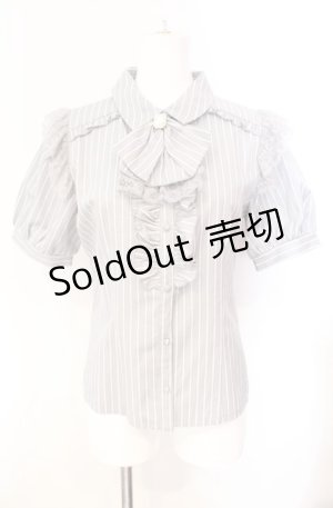 画像: axes femme POETIQUE / ジャボブローチ付ブラウス  グレー O-25-08-07-057-AX-BL-IG-OS