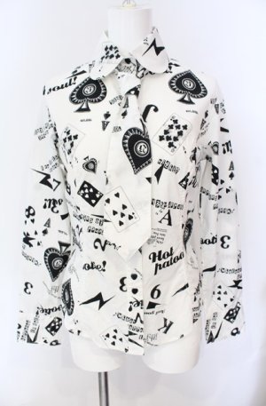 画像: BATSU / 総柄プリントタイ付きブラウス  ホワイト×ブラック O-25-08-09-007-PU-BL-IG-OS