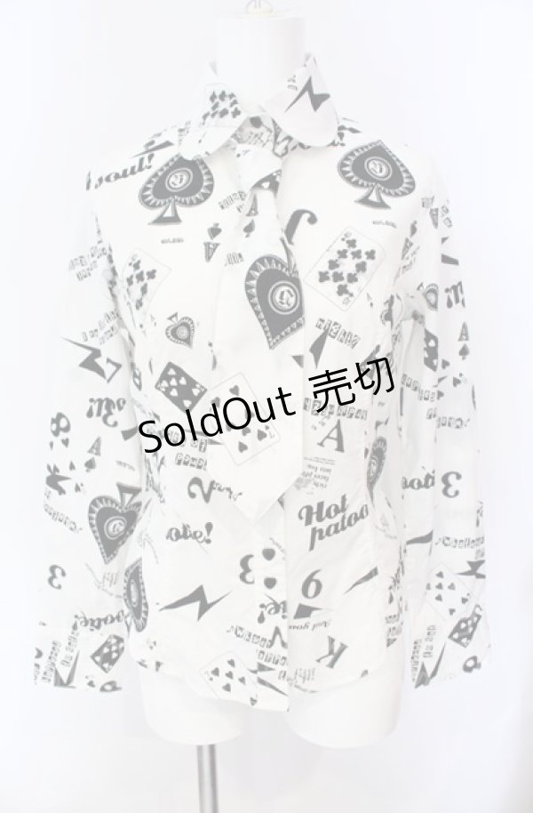 画像1: BATSU / 総柄プリントタイ付きブラウス  ホワイト×ブラック O-25-08-09-007-PU-BL-IG-OS (1)