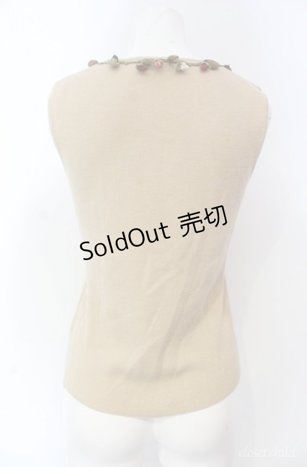 画像4: KANEKO ISAO / フラワーモチーフ使いノースリーブニット  ベージュ O-25-08-10-017-EL-TO-OW-ZI (4)