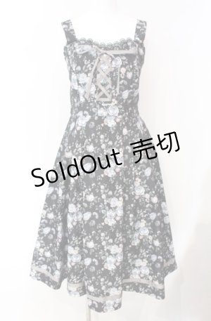 画像: axes femme / ロマンティックローズ柄ジャンパースカート F クロ O-25-08-13-062-AX-OP-OW-OS