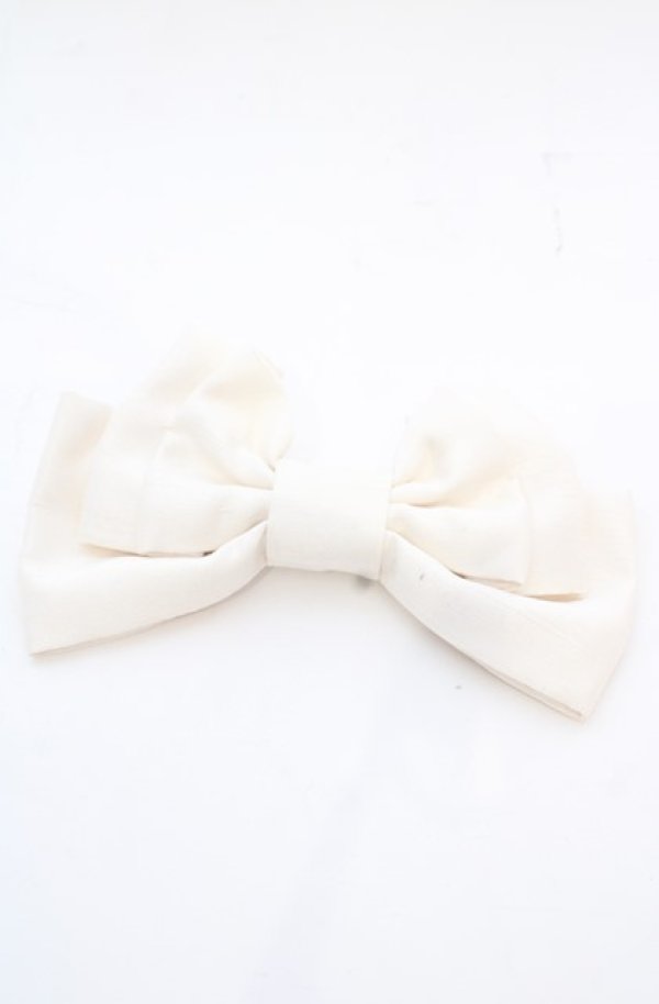 画像1: Enchantlic Enchantilly / リボンブローチ  アイボリー O-25-08-17-032-LO-ZA-OW-ZT394-F003 (1)