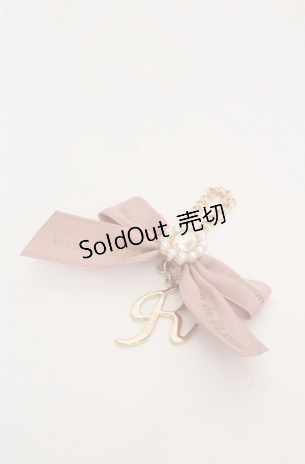 画像1: Maison de FLEUR / イニシャルリボンパールチャーム  ピンク O-25-08-20-066-LO-ZA-OW-ZT444-F001 (1)