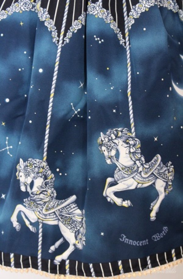 Innocent World / 真夜中のメリーゴーラウンドダイヤレース