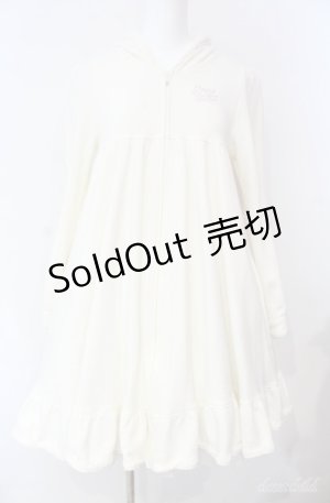 画像: BABY,THE STARS SHINE BRIGHT / ロゴ刺しゅう入りフードワンピース  オフ O-25-08-21-004-BA-OP-IG-OS