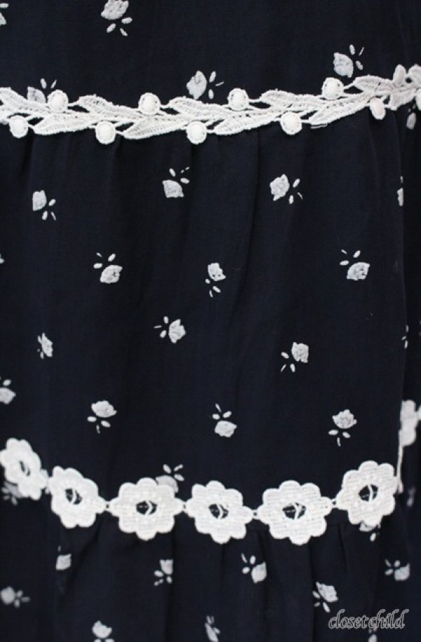 画像2: Jane Marple Dans Le Salon / Sprinkled flowers lace trimming skirt　スカート M クロ O-25-08-21-070-JM-SK-IG-OS (2)