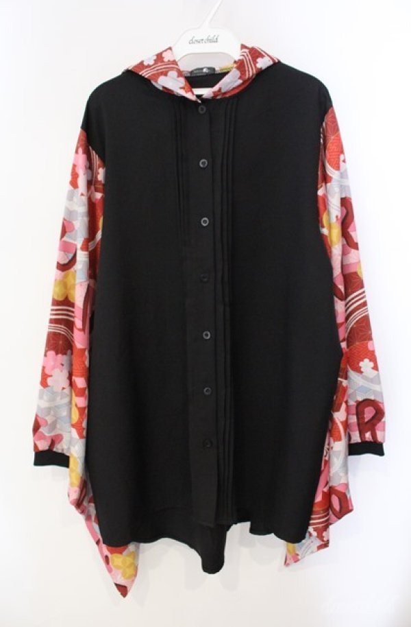 画像1: NieR Clothing / 袖口リブ付き春用着物風袖ブロッキングシャツ  ブラック×レッド系 O-25-08-21-097-PU-BL-IG-ZT307 (1)