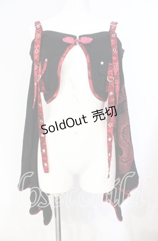画像1: Qutie Frash / ドラゴンサテンオフショルショートボレロ  ブラック×レッド O-25-08-23-037-QU-TO-OW-OS (1)