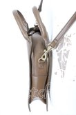 画像3: Maison de FLEUR / ヴィランズ ブック型バッグ  ブラウン O-25-08-29-054-LO-BG-YM-ZT511 (3)