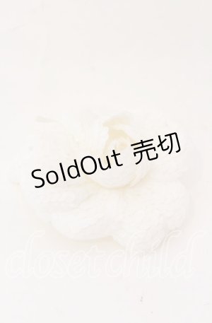 画像: INGEBORG / スパンコール使いブローチ  シロ O-25-09-01-013-LO-AC-OW-ZT485-F004