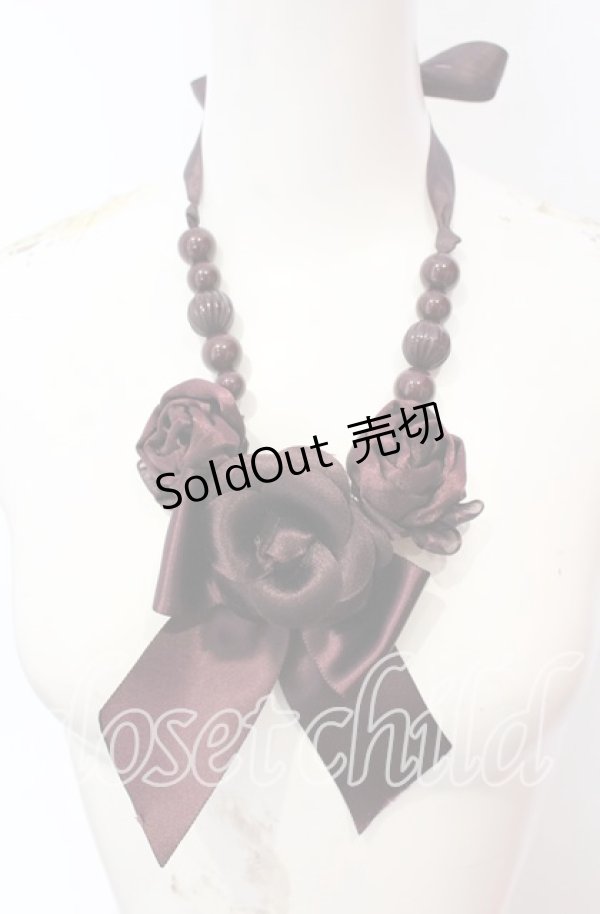 画像2: 【SALE】INGEBORG / カメリア＆ローズリボンネックレス  ワイン O-25-09-01-033-LO-AC-OW-ZT485-F003 (2)